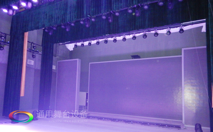 通用舞臺(tái)電動(dòng)真絲喬絨舞臺(tái)阻燃幕布定制廠家，定做多種材質(zhì)及規(guī)格舞臺(tái)幕布