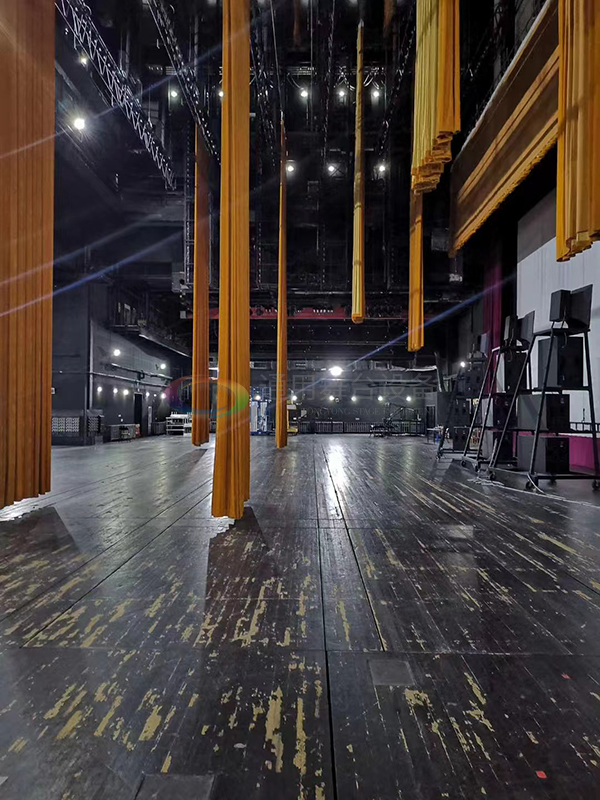 泰州通用舞臺設(shè)備拉幕機、舞臺吊桿 舞臺實景效果展示