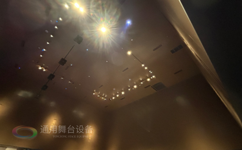 高效安裝舞臺吊桿、阻燃幕布，助力博物館多功能舞臺升級