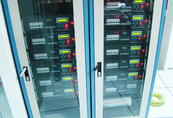 調(diào)音臺(tái)